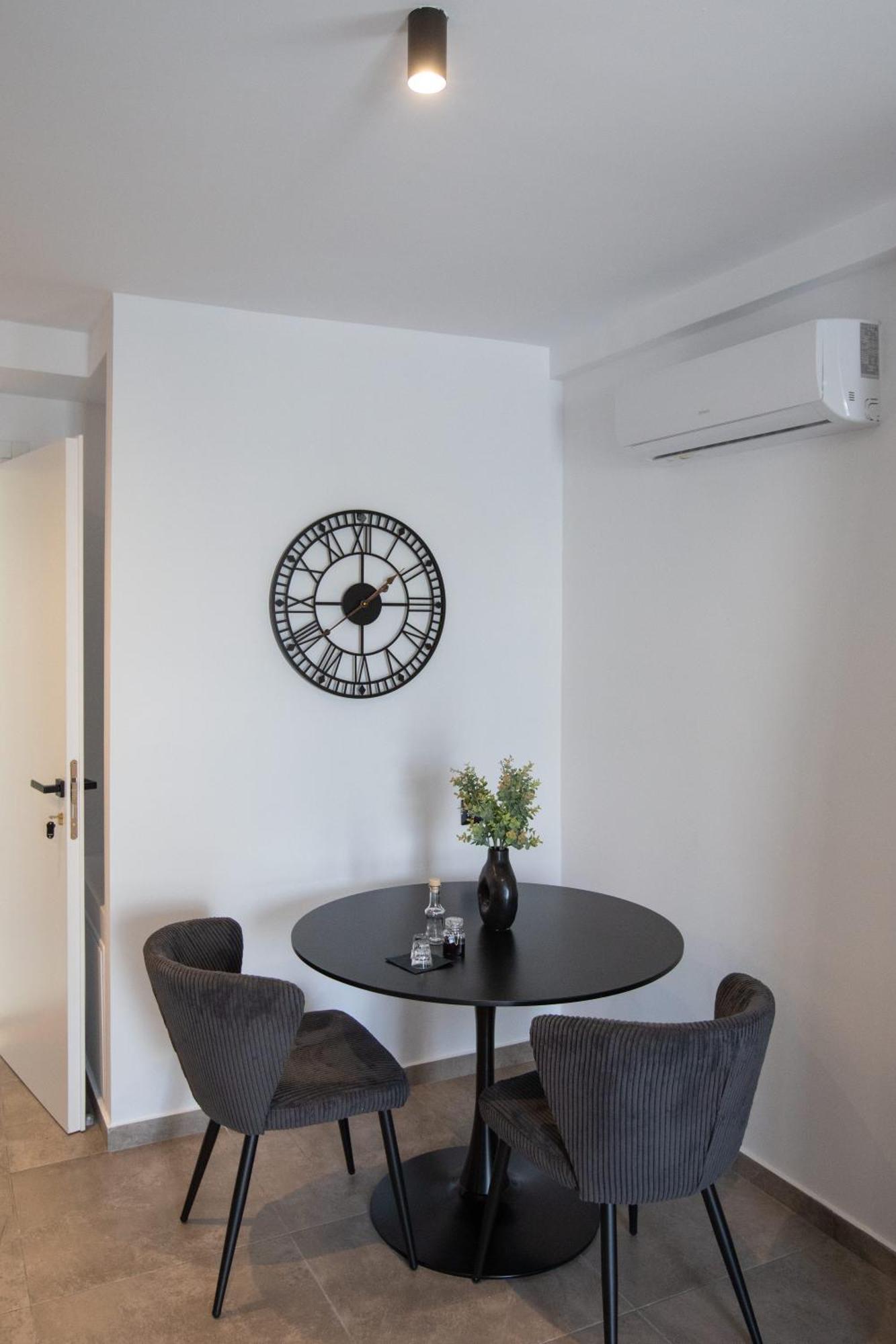 Griffin Suites Heraklion  ภายนอก รูปภาพ