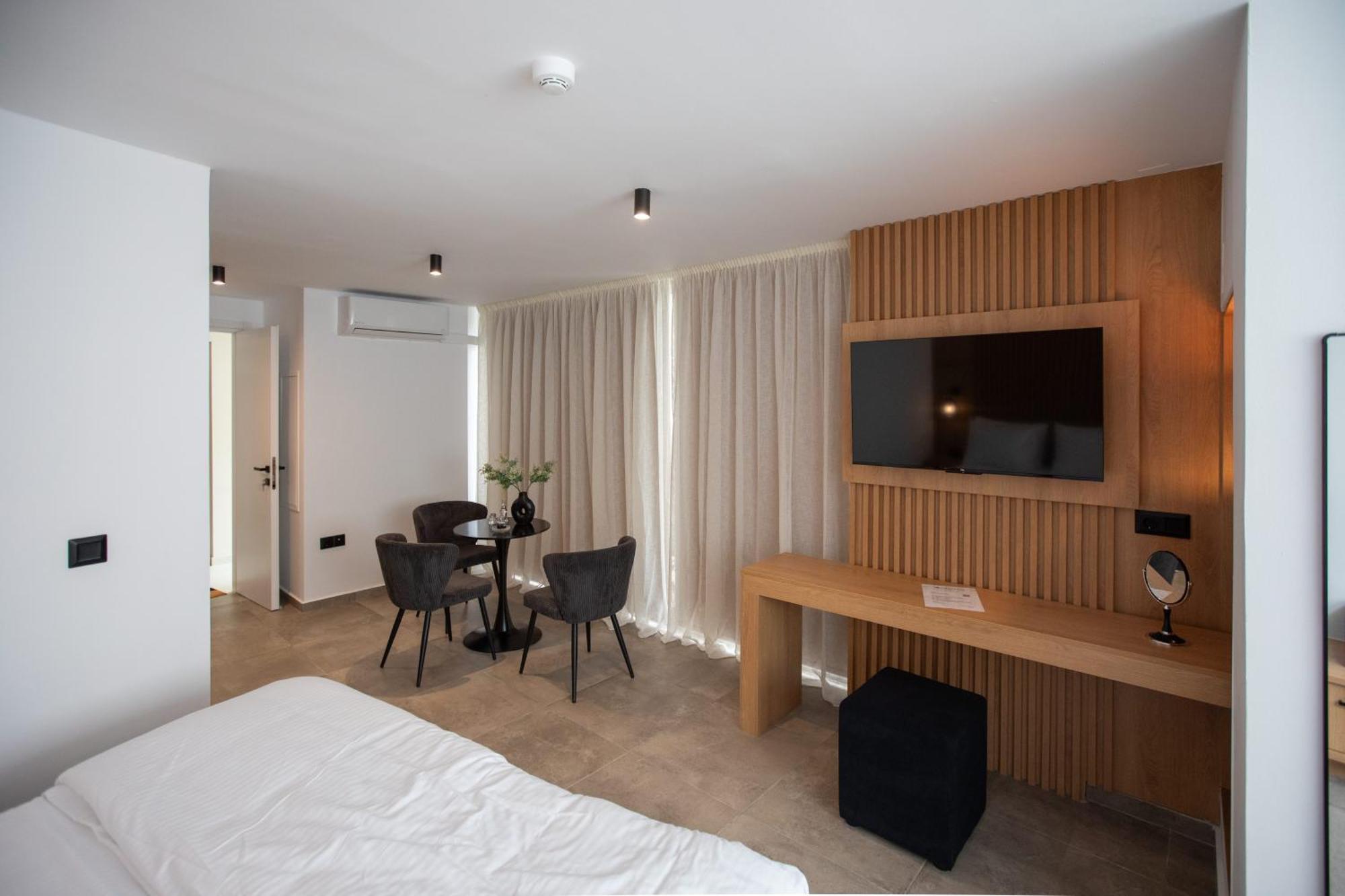 Griffin Suites Heraklion  ภายนอก รูปภาพ